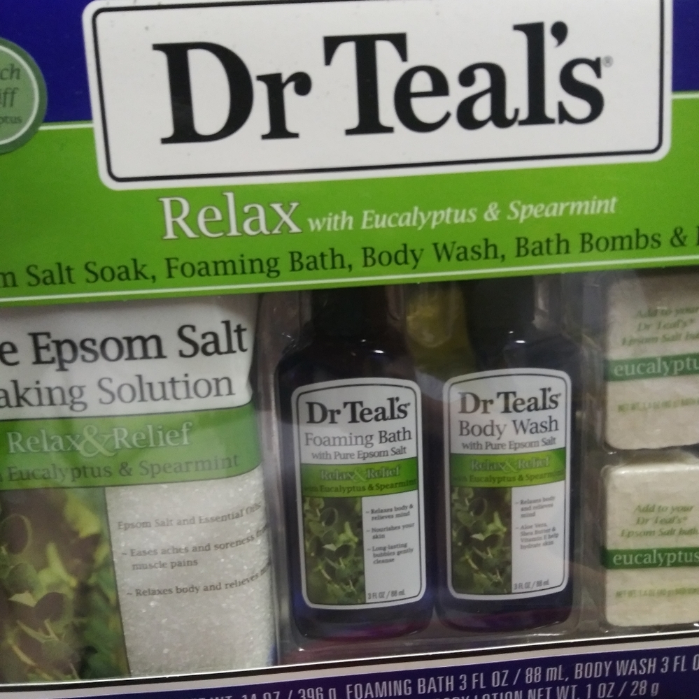 Dr. Teal's bath set